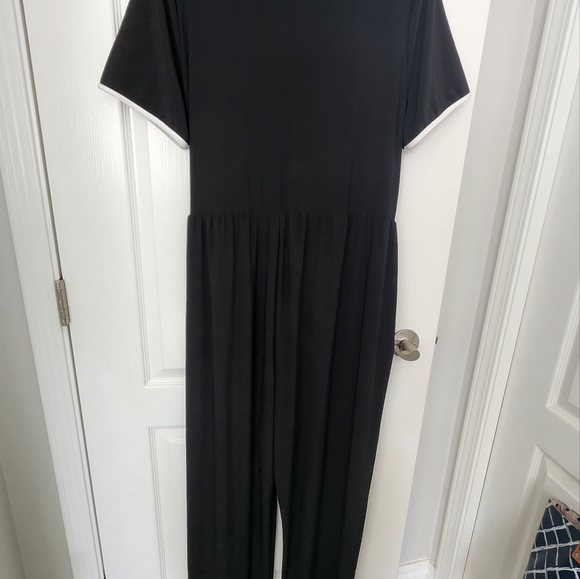 TAHARI Jumpsuit - Picture 4 of 4